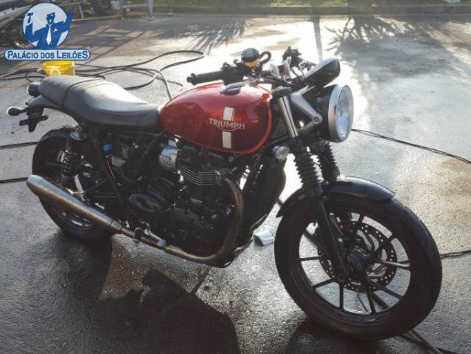 TRIUMPH STREET TWIN 900 2016